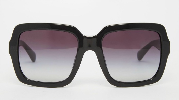 Očala z velikimi okvirji popestrijo tvoj videz. (www.asos.com)
