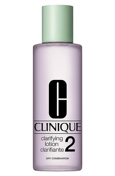 Tonik naj ne vsebuje alkohola. (Clinique, www.popsugar.com)
