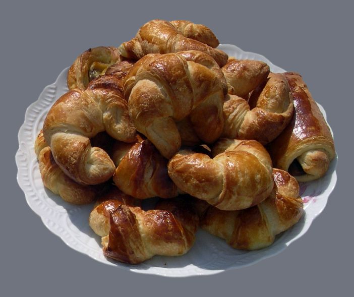 Priljubljene rogljičke lahko pripravite kar doma. 