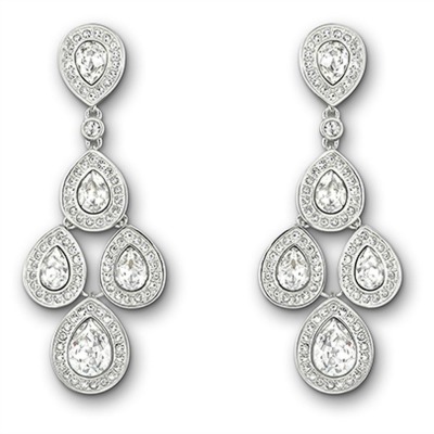 Swarowski uhani. (www.pearlsandbubbles.com)