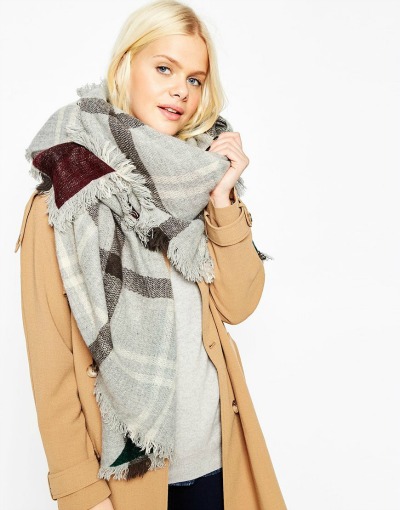 volnen šal (www.asos.com)