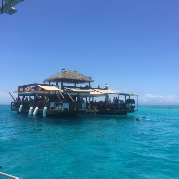 Plavajoči bar na Fidžiju, Cloud 9.