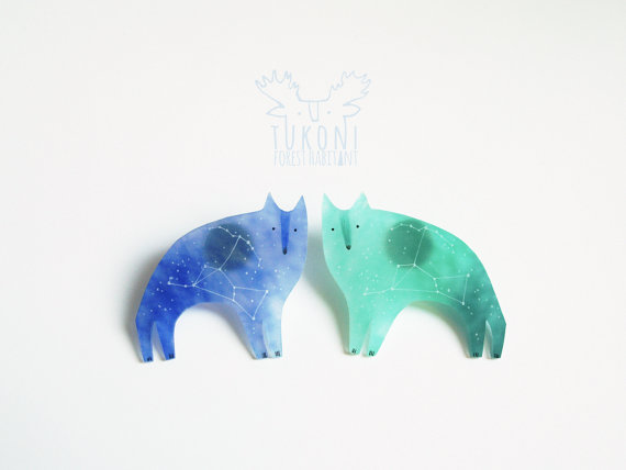 Broške v obliki živali so izredno popularni, o čemer priča tudi količina takih brošk. (etsy.com)