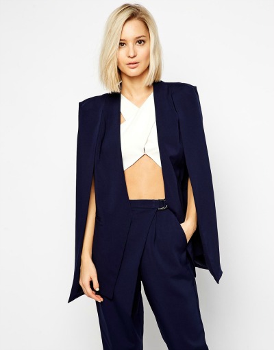 Za drzne ženske, ki si na svojem delovnem mestu upajo tvegati in rušiti meje. (€76.05, asos.com)