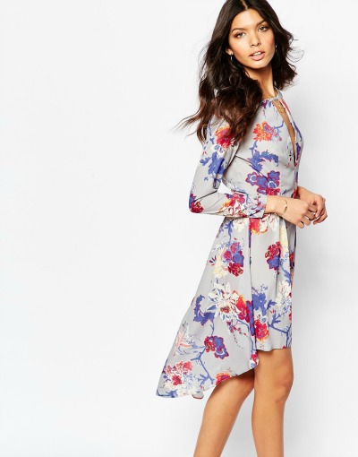 Sivo-vijolična obleka s čudovitim vzorcem. (€28.17, asos.com)