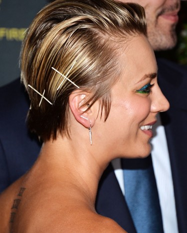 Trendu ustvarjanja frizur z lasnicami so se pridružile številne zvezdnice. (unusual-hairstyles.com)
