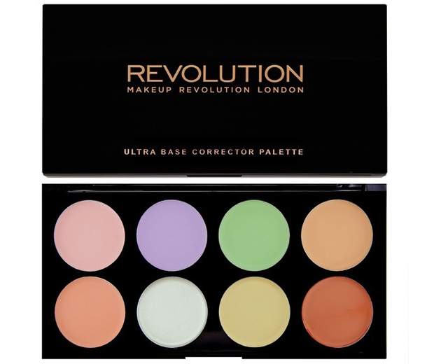 Pri nanosu pazi, da korektor dobro zabrišeš. (Makeup Revolution Ultra Base Corrector Palette)