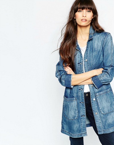 Jeans jakna je kraljica med spomladanskimi jaknami. (€112.67, asos.com)