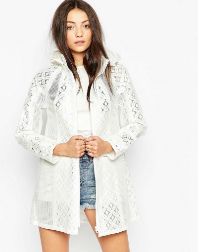 Dežni plašč, v katerega se brez težav zaljubiš. (€211.26, asos.com)