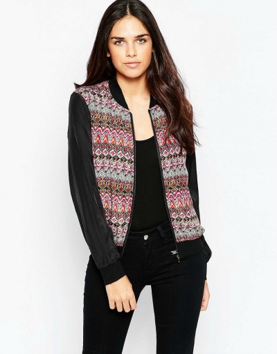 Če športne jakne nimaš v omari, ti Asos ponuja rešitev. (€30.98, asos.com)