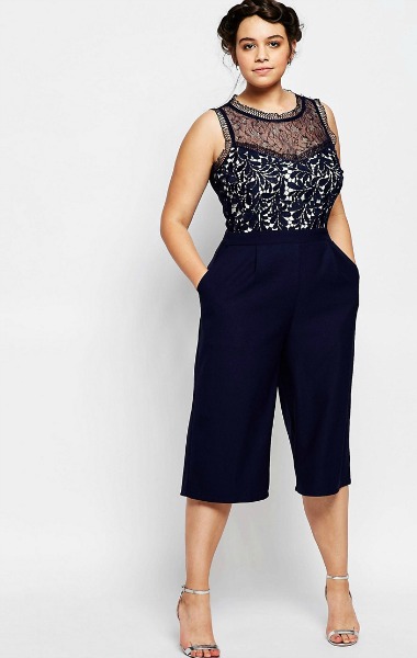 KOmbinezon v kraljevsko modri barvi s čudovitim zgornjim delom. (€81.69, asos.com)