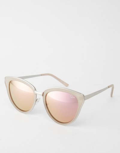 Če imaš rada, da so tvoji modni dodatki malo drugačni, potem so ta sončna očala prava izbira. (€49.29, asos.com)