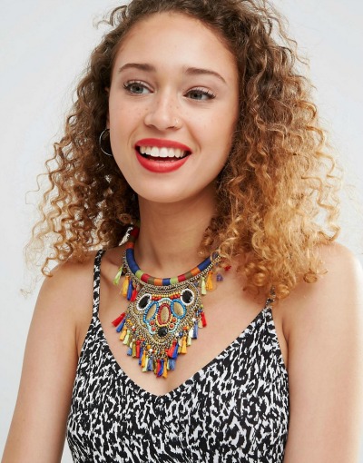 Verižica, ki privablja poglede. (€25.35, asos.com)