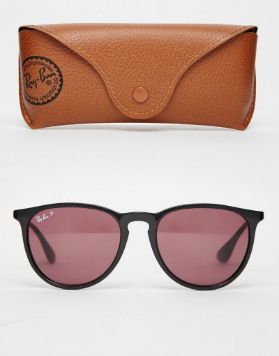 Klasični Ray Ban okvirji in nežno rožnate leče. (€183.09, asos.com)