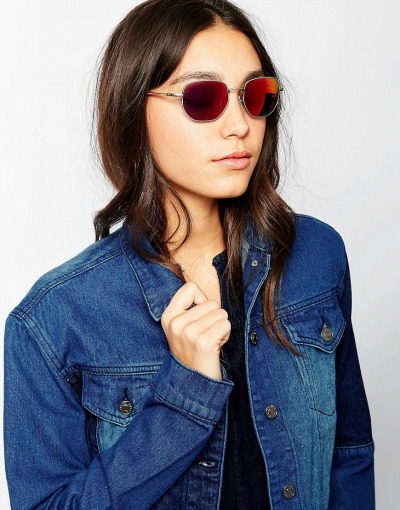 Oranžna je tvoja vodilna barva in z očali v tem odtenku ne moreš zgrešiti. (Calvin Klein €90.14, asos.com)