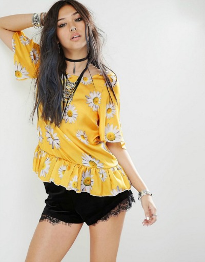 Rumena barva je barva poletja. (€42.25, asos.com)