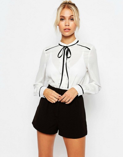 Enkrat spodaj oblečeš bel top, drugič modrega ali pisanega. (€33.80, asos.com)
