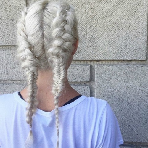 Enostavna frizura za vroče poletne dni. (beautifieddesigns.com)