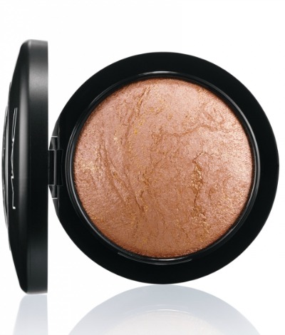 Osvetljevalec MAC v odtenku Global Glow.