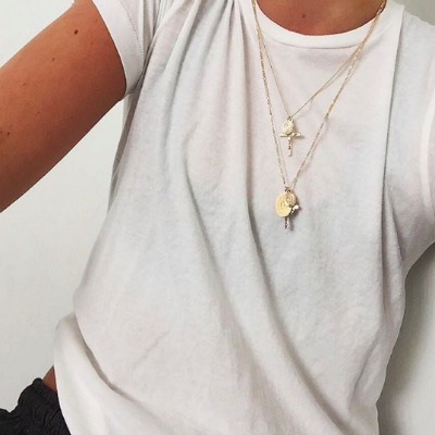 Novi Instagram trend: zlate verižice. (refinery29.com)