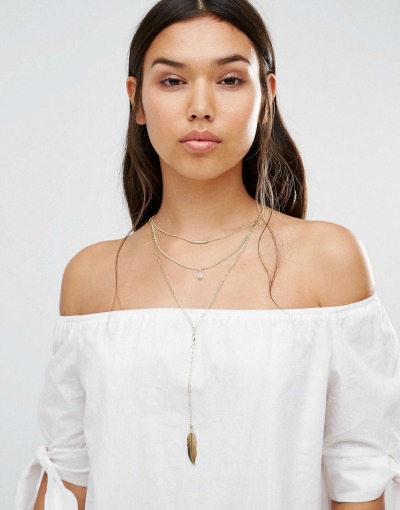 Tanke zlate verižice nudijo neskončno možnosti za kombiniranje. (€14.08, asos.com)